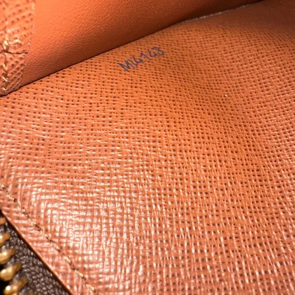 Louis Vuitton Monogram Zip Wallet - Picture 4 of 4